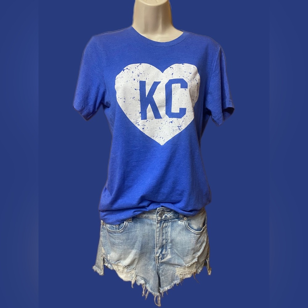 💙 🩵 Women’s KC Kansas City Shirt Size Size Small 💙 🩵